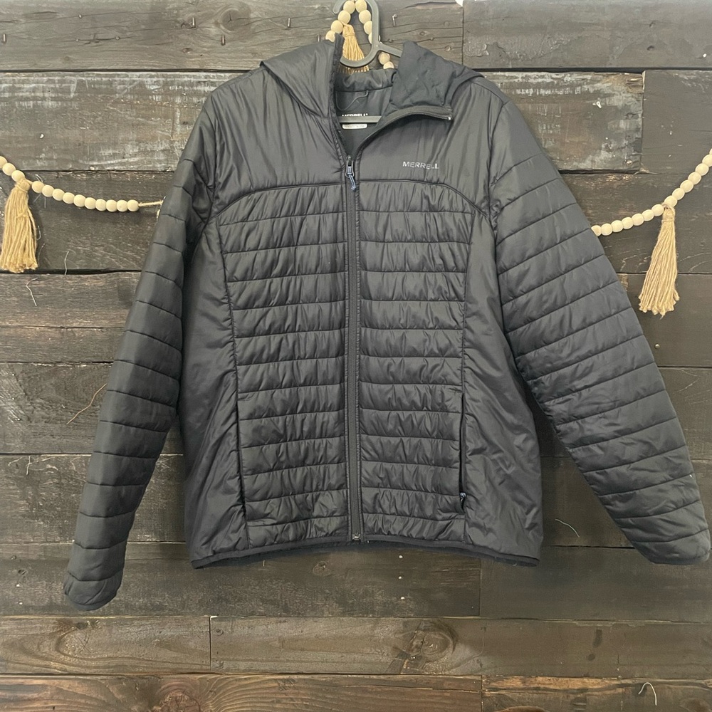 Women’s Merrell puffy jacket. Size Large. Very lightly worn.